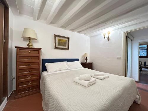 Riverside Retreat by FlorenceHospitality com