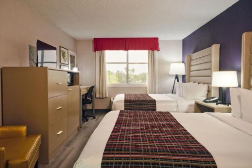 The Palms Inn & Suites Miami, Kendall, FL in Kendall The Palms Inn & Suites Miami, Kendall, FL in Kendall