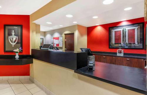 Lobby, Extended Stay America Suites - Minneapolis - Woodbury in Woodbury (MN) Lobby, Extended Stay America Suites - Minneapolis - Woodbury in Woodbury (MN)