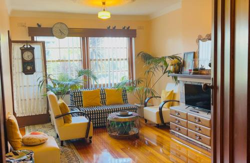 Deco Family House in Malvern Deco Family House in Malvern