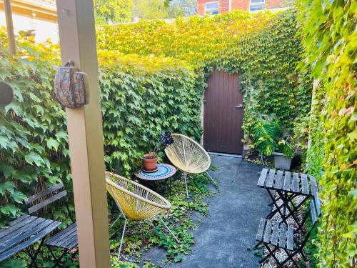 Deco Family House in Malvern Deco Family House in Malvern