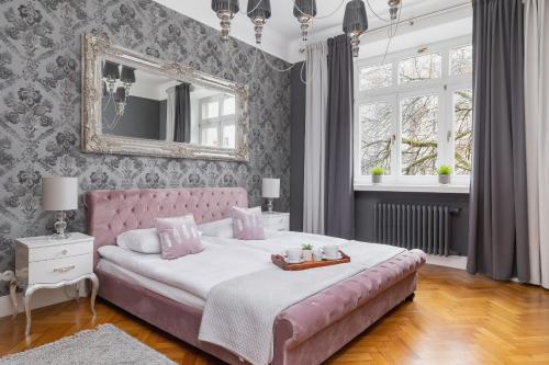 Luxury Apartment with Two Bedrooms and Balcony by Renters Prestige