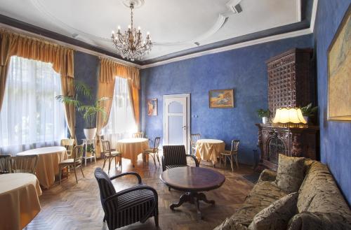 Palac Nieznanice Zabytek Goscinny ze SPA in Nieznanice Palac Nieznanice Zabytek Goscinny ze SPA in Nieznanice