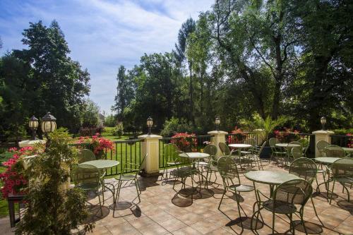 Palac Nieznanice Zabytek Goscinny ze SPA in Nieznanice Palac Nieznanice Zabytek Goscinny ze SPA in Nieznanice