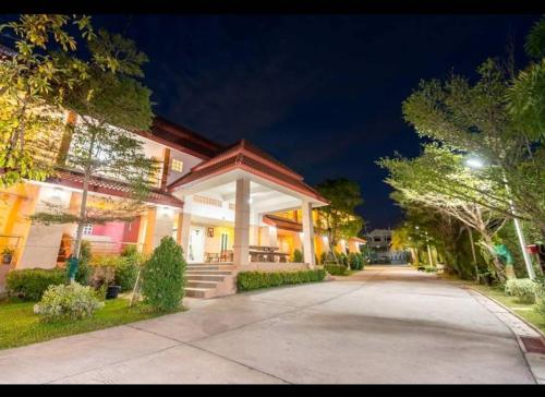 โรงแรมเจเอสเพลส near Thabo Crown Prince Hospital โรงแรมเจเอสเพลส near Thabo Crown Prince Hospital