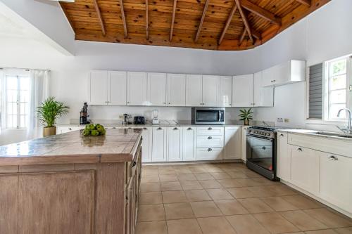 Villa Amore Jamaica - Between Montego Bay & Ochi Rios Includes Cook in Discovery Bay Villa Amore Jamaica - Between Montego Bay & Ochi Rios Includes Cook in Discovery Bay