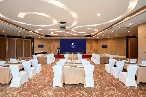 DoubleTree by Hilton Guangzhou-Free Canton Fair Shuttle Bus and Registration Counter in Yuexiu District DoubleTree by Hilton Guangzhou-Free Canton Fair Shuttle Bus and Registration Counter in Yuexiu District