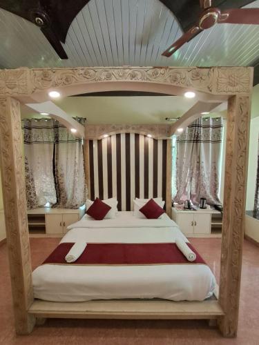 โรงแรมภัช โควินทม (Hotel Bhaj Govindam) in หิรัญวรา โรงแรมภัช โควินทม (Hotel Bhaj Govindam) in หิรัญวรา