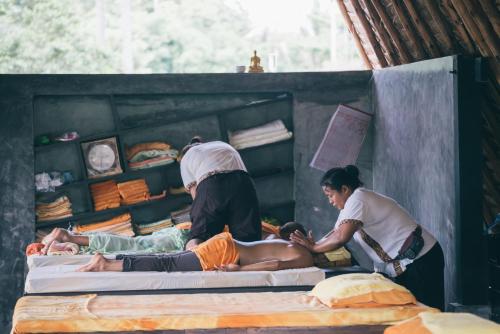 Massage, Seavana Koh Mak Beach Resort in Koh Mak (Trad) Massage, Seavana Koh Mak Beach Resort in Koh Mak (Trad)