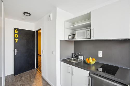 Kitchen, All Suites Appart Hôtel - Dunkerque Centre in Dunkerque Kitchen, All Suites Appart Hôtel - Dunkerque Centre in Dunkerque