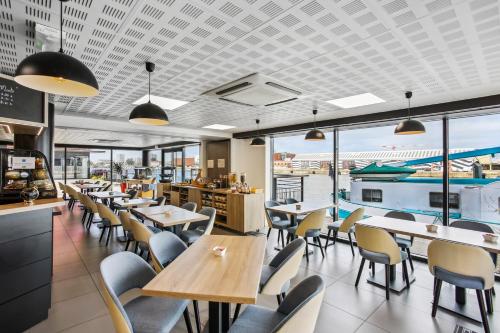 Bar/lounge, All Suites Appart Hôtel - Dunkerque Centre in Dunkerque Bar/lounge, All Suites Appart Hôtel - Dunkerque Centre in Dunkerque