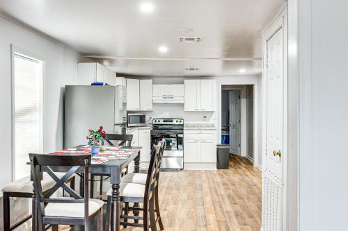 Charming El Dorado Retreat Near Main Street! in 艾爾多拉多 (AR) Charming El Dorado Retreat Near Main Street! in 艾爾多拉多 (AR)