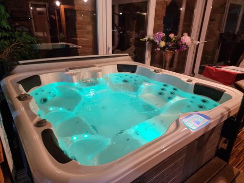 Hot tub, Apartmanhaz 2-6 fonek in Mecsekoldal Hot tub, Apartmanhaz 2-6 fonek in Mecsekoldal