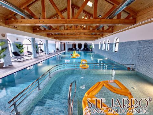 Stejarro Conac Moldovenesc in Piatra Neamț Stejarro Conac Moldovenesc in Piatra Neamț