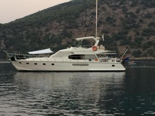 This photo about Lagoon-Boat shared on HyHotel.com