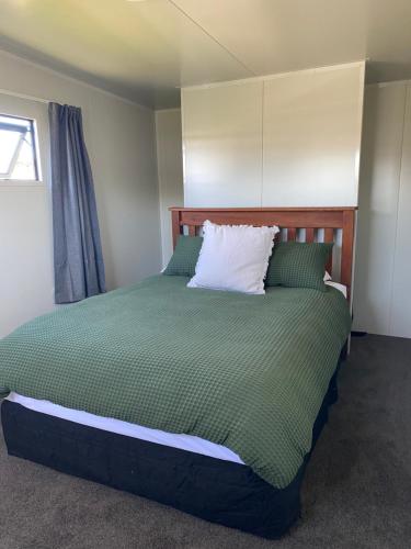 Cute little Foxton Beach bach in ฟ็อกซ์ตัน บีช Cute little Foxton Beach bach in ฟ็อกซ์ตัน บีช