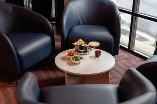 Food and beverages, ibis Styles Sydney Central in Sydney Food and beverages, ibis Styles Sydney Central in Sydney
