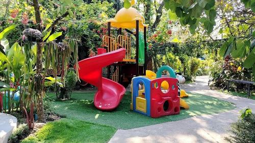 Playground, น้ำมาแล้ว ที่ชะอม รีสอร์ท in Kaeng Khoi Playground, น้ำมาแล้ว ที่ชะอม รีสอร์ท in Kaeng Khoi