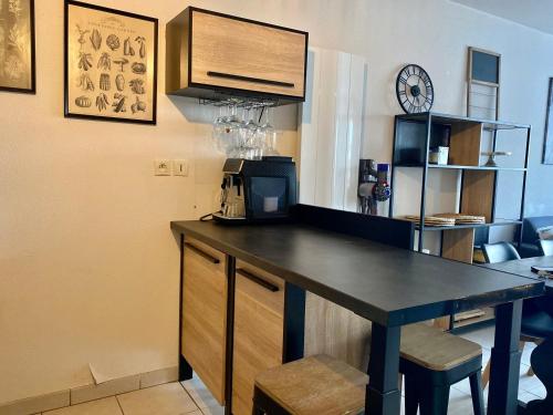 La Coquille: bright, cozy, 3 min from Parc Expo in Saint-Eloi La Coquille: bright, cozy, 3 min from Parc Expo in Saint-Eloi