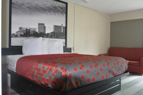 Super 8 by Wyndham Biloxi in Biloxi (MS) Super 8 by Wyndham Biloxi in Biloxi (MS)