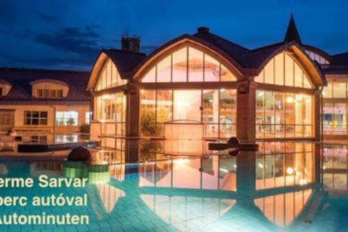 Charmantes Arkadenhaus mit großem Garten in ร็อจท็อกมัสซาจ Charmantes Arkadenhaus mit großem Garten in ร็อจท็อกมัสซาจ