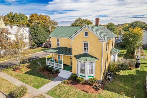 Front Royal Retreat about 1 Mi to National Park! in Front Royal (VA) Front Royal Retreat about 1 Mi to National Park! in Front Royal (VA)