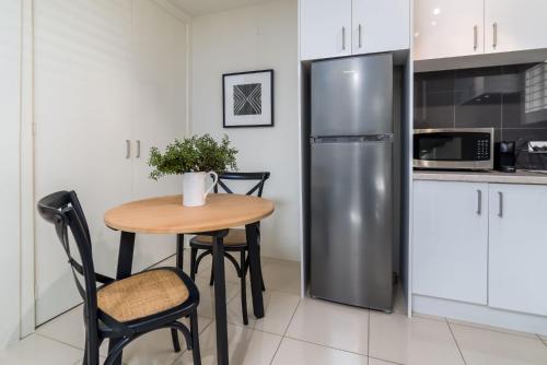 Cosy and convenient leafy apartment in Watson Cosy and convenient leafy apartment in Watson