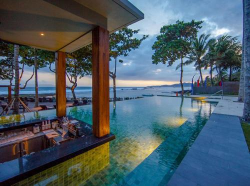 Bar/lounge, Candi Beach Resort and Spa in Candidasa Bar/lounge, Candi Beach Resort and Spa in Candidasa
