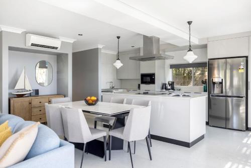 Woodlands Water Front Soldiers Point- Ground Floor in Porto Stephens Woodlands Water Front Soldiers Point- Ground Floor in Porto Stephens