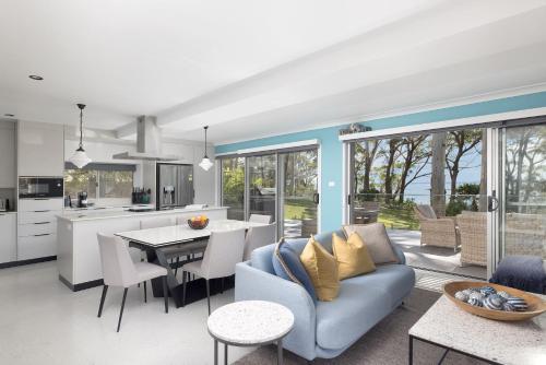 Woodlands Water Front Soldiers Point- Ground Floor in Porto Stephens Woodlands Water Front Soldiers Point- Ground Floor in Porto Stephens