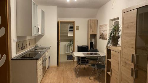 Konyha, Appartment nahe Galopprennbahn in Iffezheim Konyha, Appartment nahe Galopprennbahn in Iffezheim