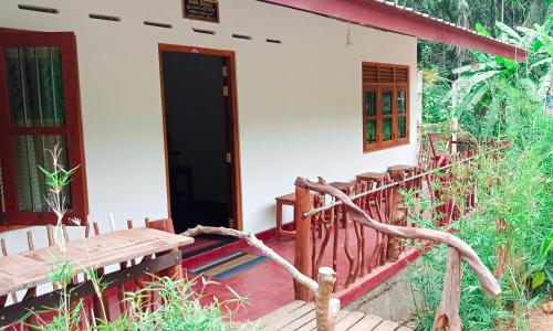 Sinharaja Pitadeniya Hut in 데니야야 Sinharaja Pitadeniya Hut in 데니야야