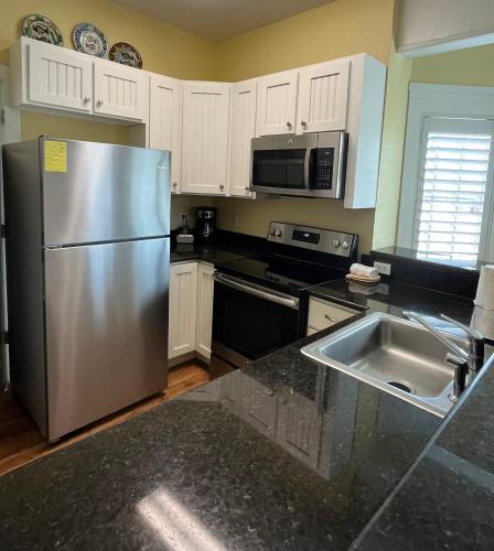 Seashell Village Resort near the beach with kitchens in Port Aransas (TX) Seashell Village Resort near the beach with kitchens in Port Aransas (TX)