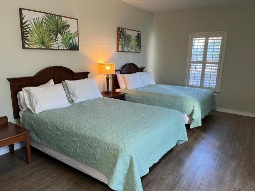 Seashell Village Resort near the beach with kitchens in Port Aransas (TX) Seashell Village Resort near the beach with kitchens in Port Aransas (TX)