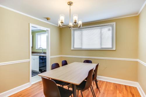 Augusta Home with Fenced Yard - 4 Mi to Downtown! in ไพน์แวลเลย์ Augusta Home with Fenced Yard - 4 Mi to Downtown! in ไพน์แวลเลย์