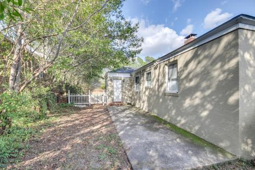 Augusta Home with Fenced Yard - 4 Mi to Downtown! in ไพน์แวลเลย์ Augusta Home with Fenced Yard - 4 Mi to Downtown! in ไพน์แวลเลย์