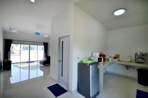 Kitchen, The Guestvilla644 near Baan Sillapin Artists Village Kitchen, The Guestvilla644 near Baan Sillapin Artists Village