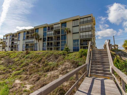 Exterior view, Sand Dollar 402 in Crescent Beach Exterior view, Sand Dollar 402 in Crescent Beach