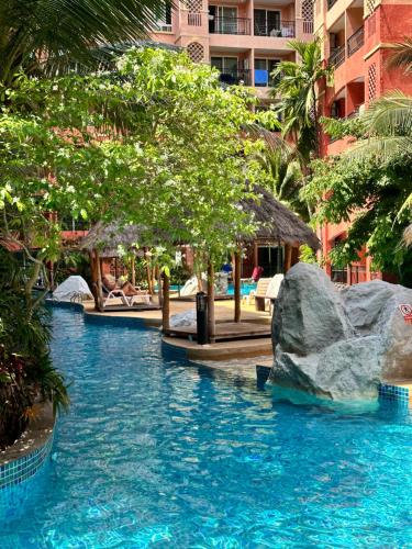 View, Seven Seas Jomtien 4 floor pool view near Herb Garden Pattaya View, Seven Seas Jomtien 4 floor pool view near Herb Garden Pattaya