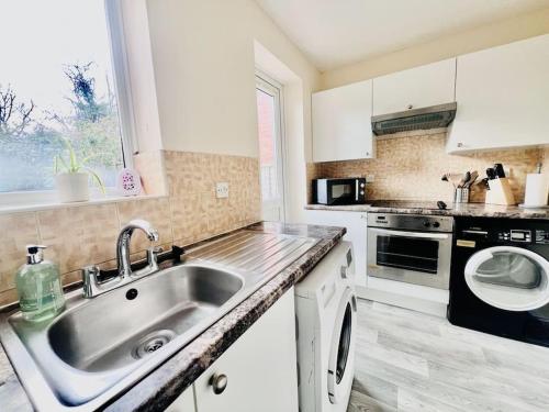 Létesítmények, Hidden Gem in Chelmsford by Artisan Stays I Weekly or Monthly Stay Offer I Free Parking I Sleeps 5 in Patching Hall Létesítmények, Hidden Gem in Chelmsford by Artisan Stays I Weekly or Monthly Stay Offer I Free Parking I Sleeps 5 in Patching Hall