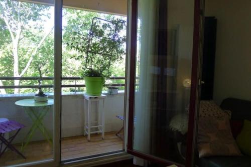 F3 avec balcon 5 min gare SQY et Parking gratuit in Guyancourt F3 avec balcon 5 min gare SQY et Parking gratuit in Guyancourt