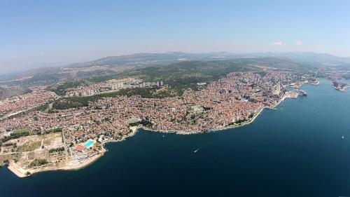 ที่เที่ยวใกล้ที่พัก, Apartments with a swimming pool Sibenik - 22457 in เมเตริเซ ที่เที่ยวใกล้ที่พัก, Apartments with a swimming pool Sibenik - 22457 in เมเตริเซ