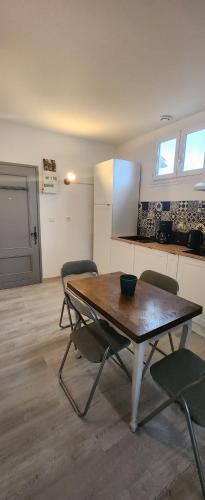 Kitchen, LE PECHE MIGNON - Appart 1 - locationlatamarissiere in Agde Kitchen, LE PECHE MIGNON - Appart 1 - locationlatamarissiere in Agde