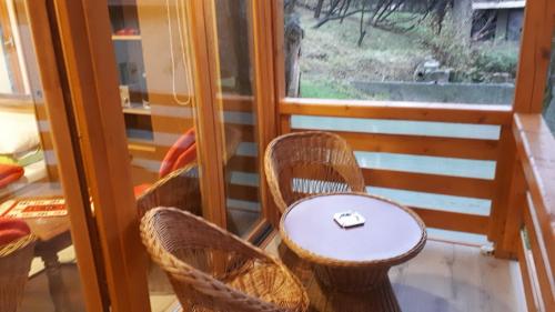 Erkély/terasz, Obiteljski Apartman Borovi in Visoko Erkély/terasz, Obiteljski Apartman Borovi in Visoko