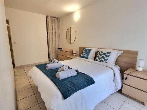 Le Cosy Wiener *Paris*Gare a 300 m*Disneyland* in Champs Sur Marne Le Cosy Wiener *Paris*Gare a 300 m*Disneyland* in Champs Sur Marne