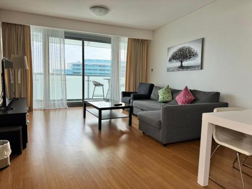 Luxury private sea view room in Al Raha Beach Luxury private sea view room in Al Raha Beach