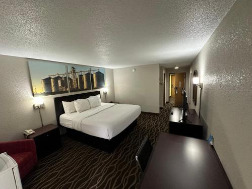 Days Inn & Suites by Wyndham Casey in Casey Days Inn & Suites by Wyndham Casey in Casey