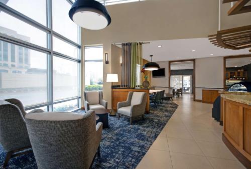 Előcsarnok, Hyatt Place Jackson Ridgeland in Ridgeland (Mississippi) Előcsarnok, Hyatt Place Jackson Ridgeland in Ridgeland (Mississippi)