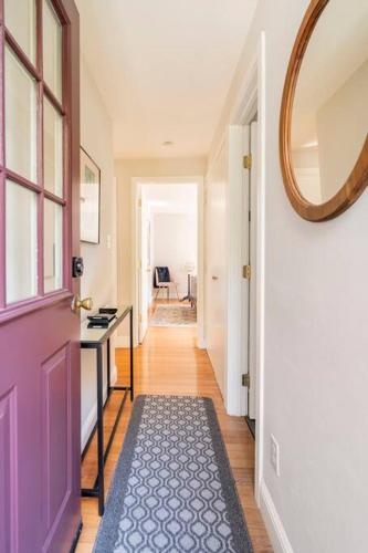 Lobby, Secret Garden Stay - Perfect SF Location near Japanese Tea Garden Lobby, Secret Garden Stay - Perfect SF Location near Japanese Tea Garden