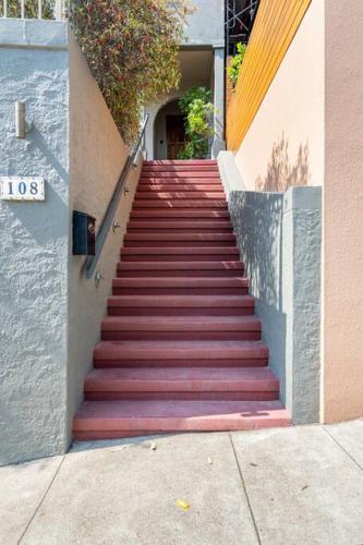 Entrance, Secret Garden Stay - Perfect SF Location near Japanese Tea Garden Entrance, Secret Garden Stay - Perfect SF Location near Japanese Tea Garden